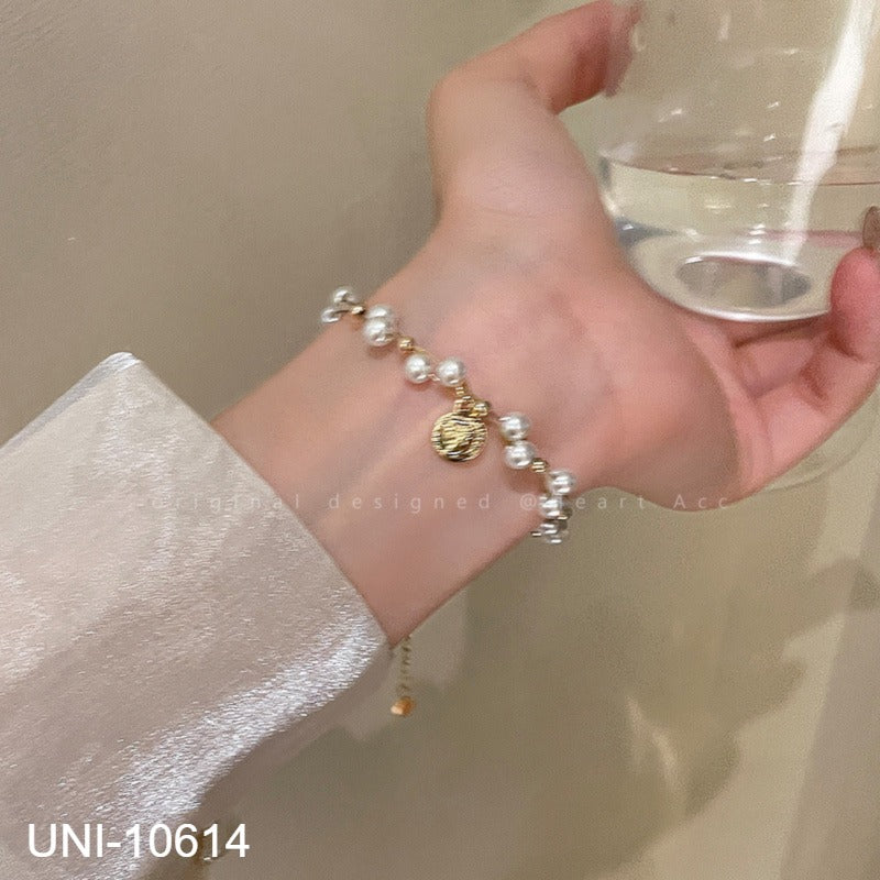 UNI-10614 - Gold & Cluster Pearls - Bracelet