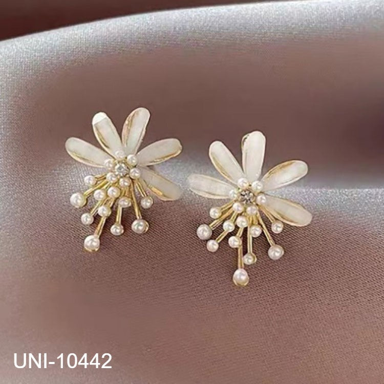 UNI-10442 - Flower Pearls - Earring