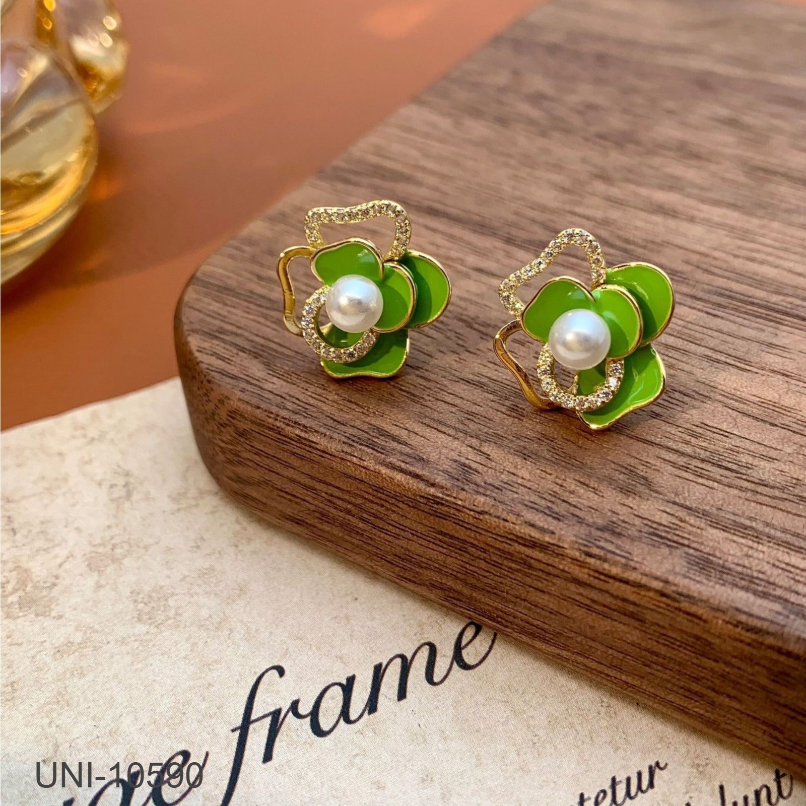 UNI-10590 - Green Flower - Earring