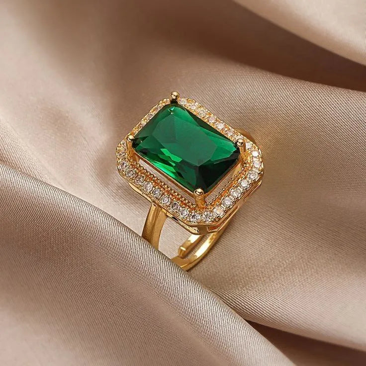 UNI-11015-1 - Green Gem Gold - Ring