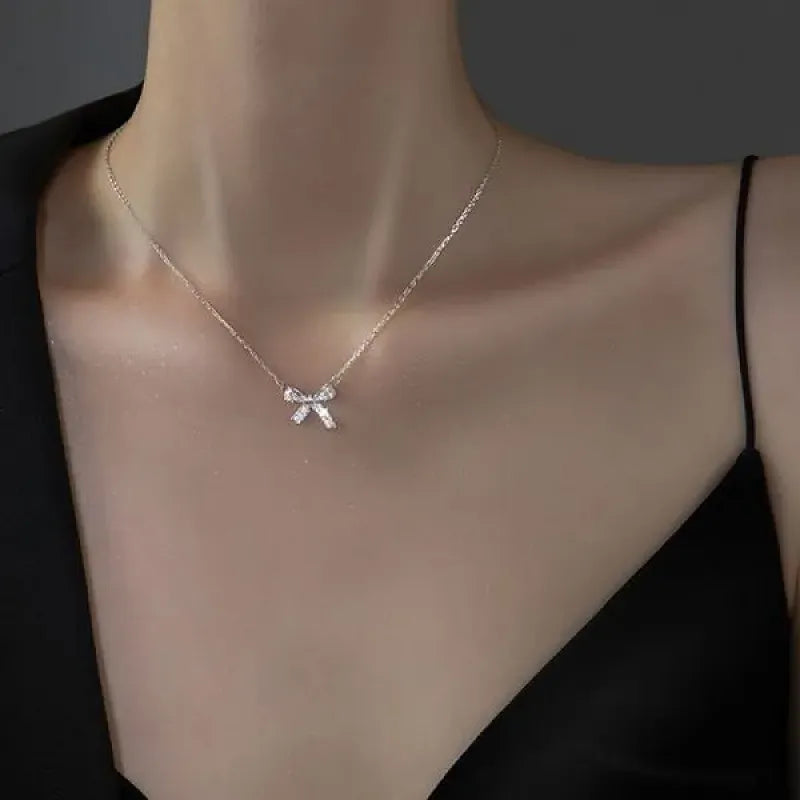 UNI-11221 - Blingy Diamond Bow - Necklace