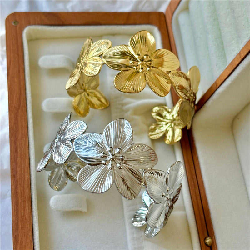 UNI-10636-2 - Silver Flower Bangle - Bracelet