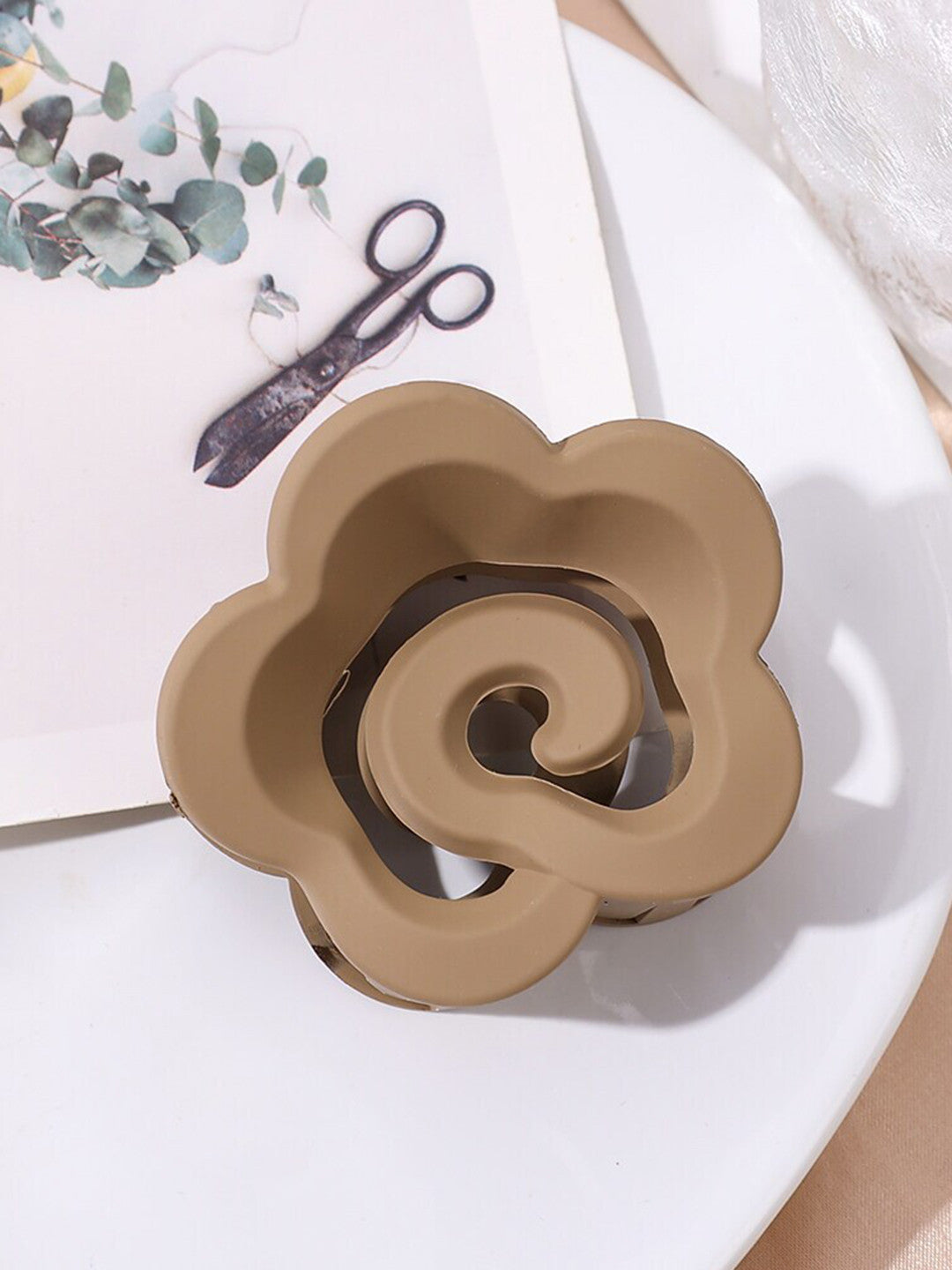 HC-105 - Dark Colored Flower - Hair Claw