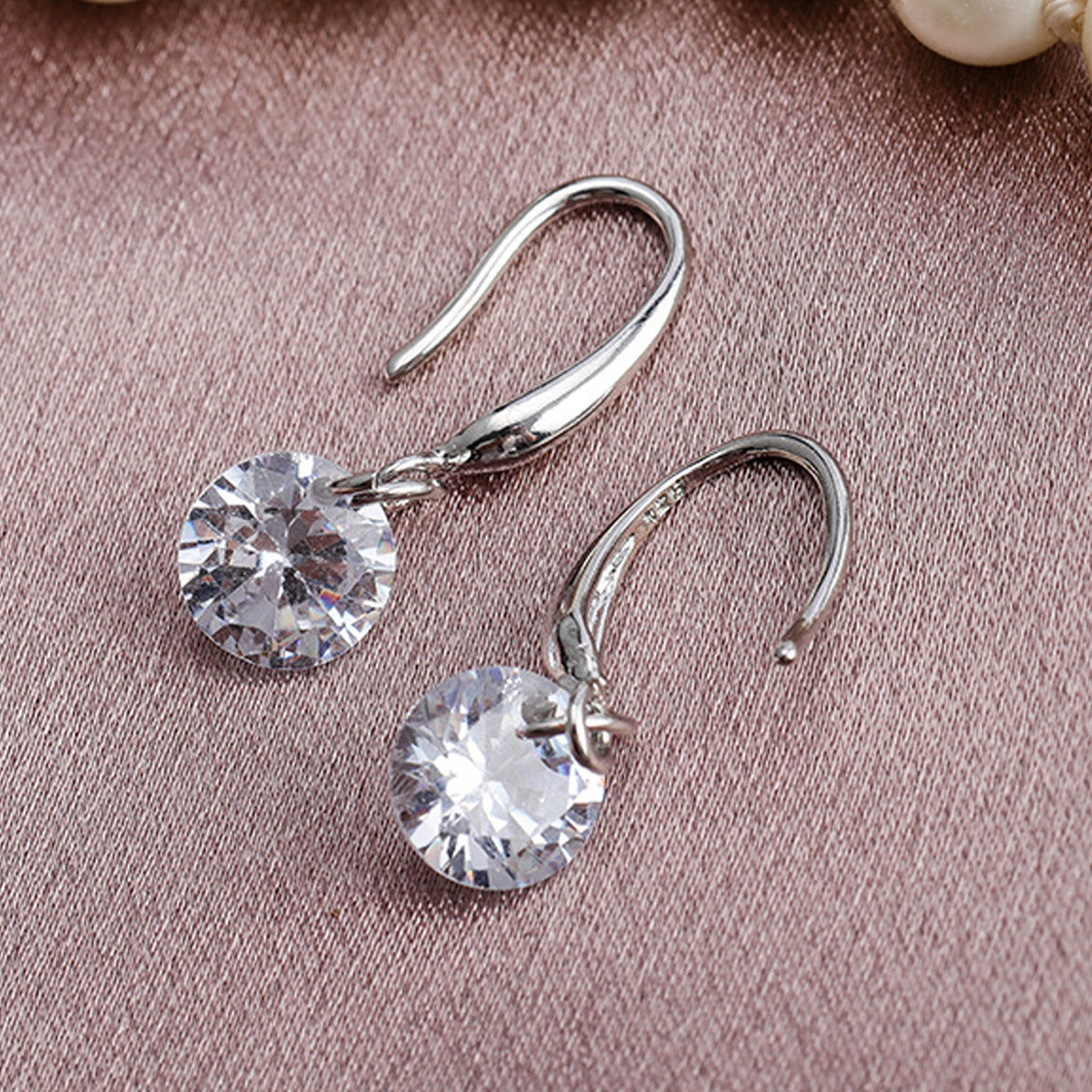UNI-10497 - Diamond Silver - Earring