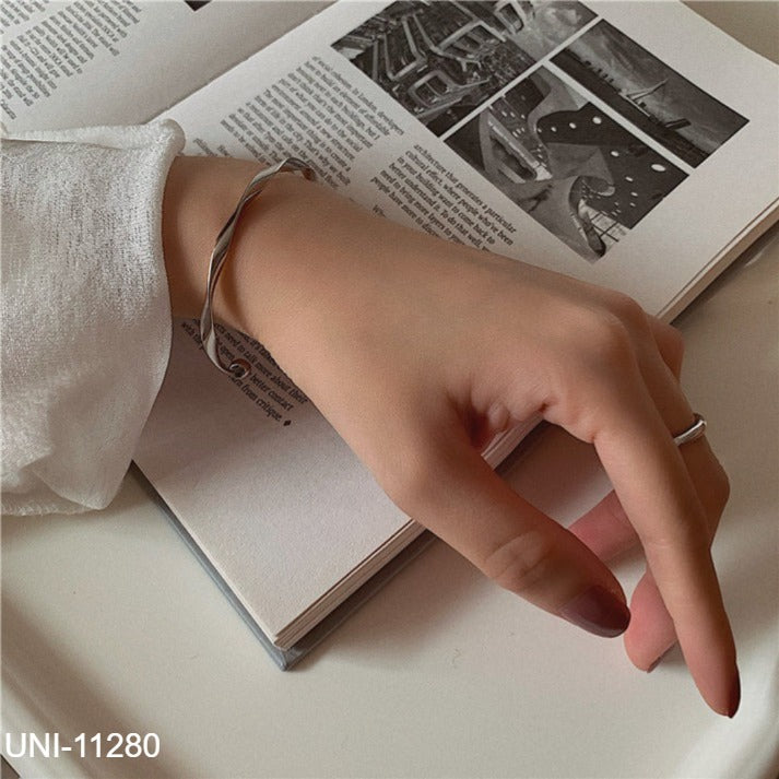 UNI-11280 - Silver Geometric Bangle - Bracelet