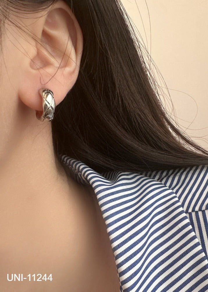 UNI-11244 - Silver Hoop - Earring