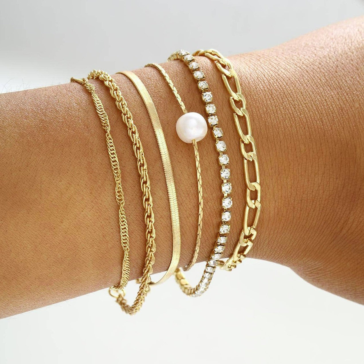 UNI-10600 - Pearl & Gold Chain - Bracelet Set of 6