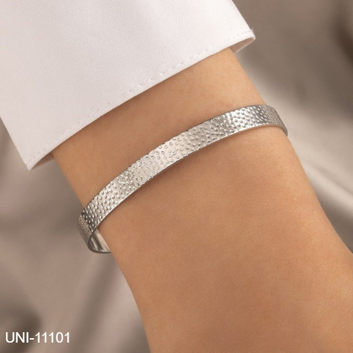 UNI-11101- Retro Dotted Silver Bangle - Bracelet