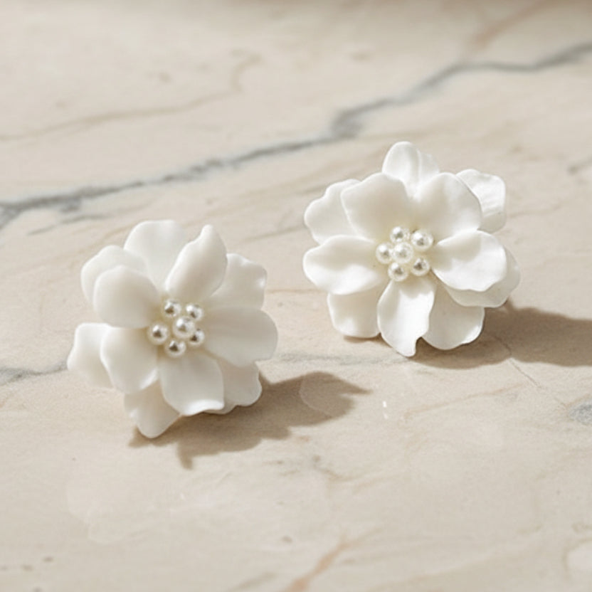 UNI-10571-1 -White Pearly Flower - Earring