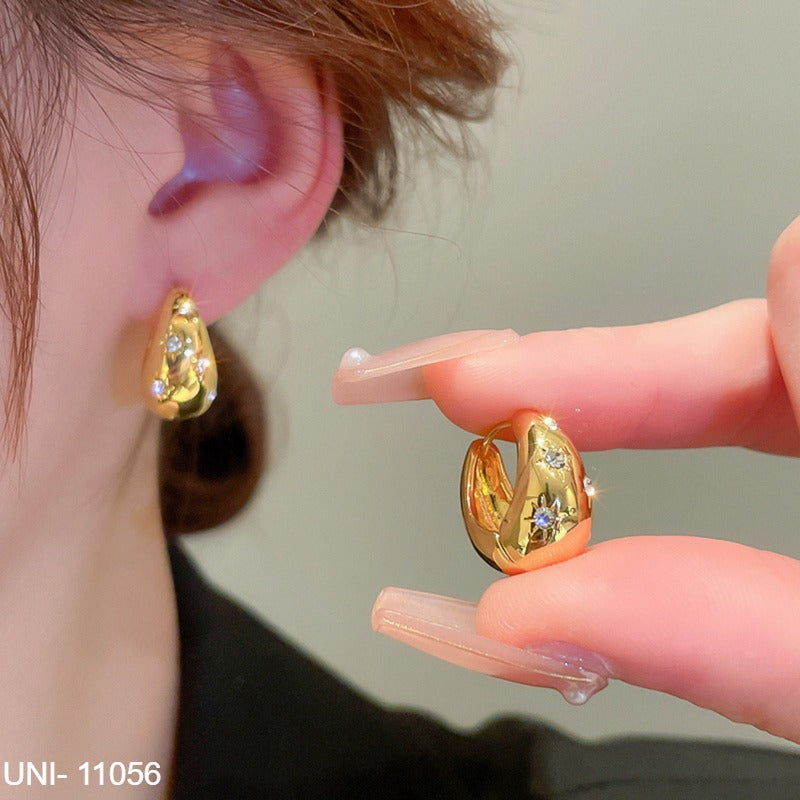 UNI- 11056 - Diamond & Foiled Gold - Earring