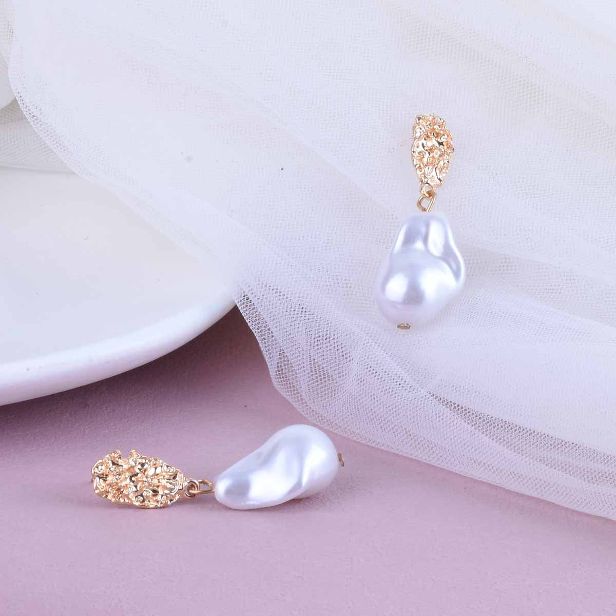 UNI-10495 - Gold Flake Pearly - Earring