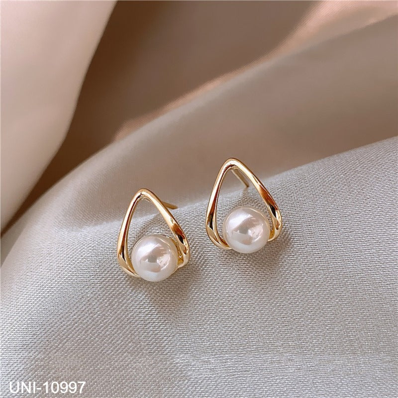 UNI-10997 - Gold & Pearl - Earrings