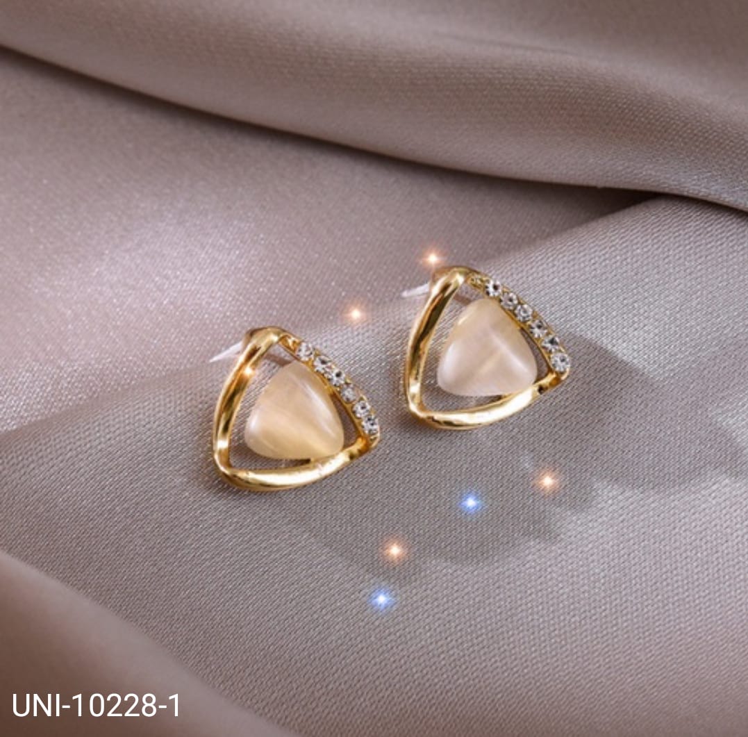 UNI-10228-1 - Stone Triangle Gold - Earring