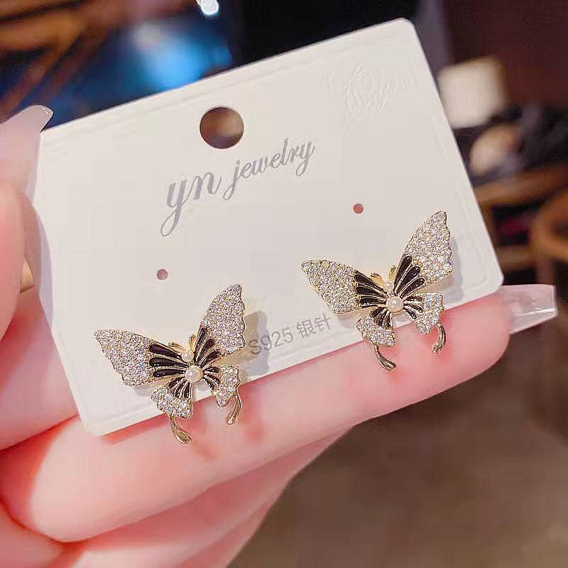 UNI-10419 - Black & White Sparkle Butterfly - Earring