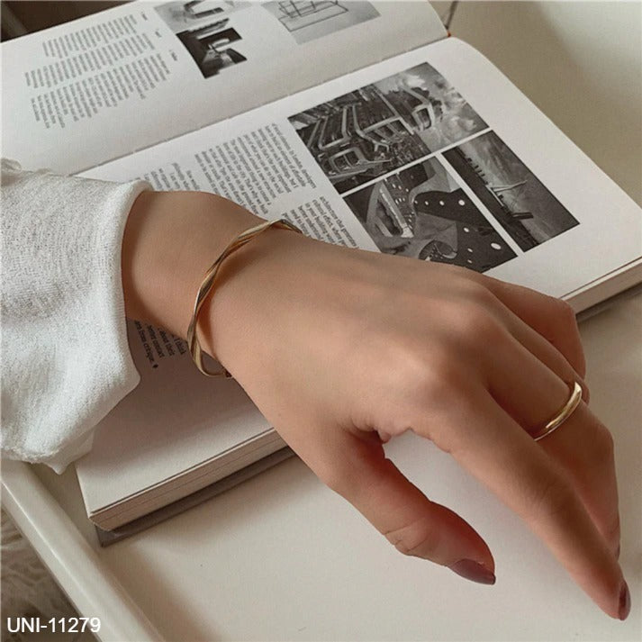 UNI-11279 - Gold Geometric Bangle - Bracelet