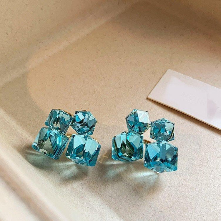 UNI-10390-1 - Blue Crystal Diamond - Earring