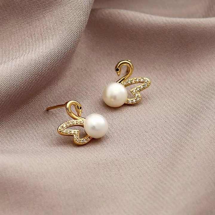 UNI-11018-2 - Pearly Swan Gold - Earring