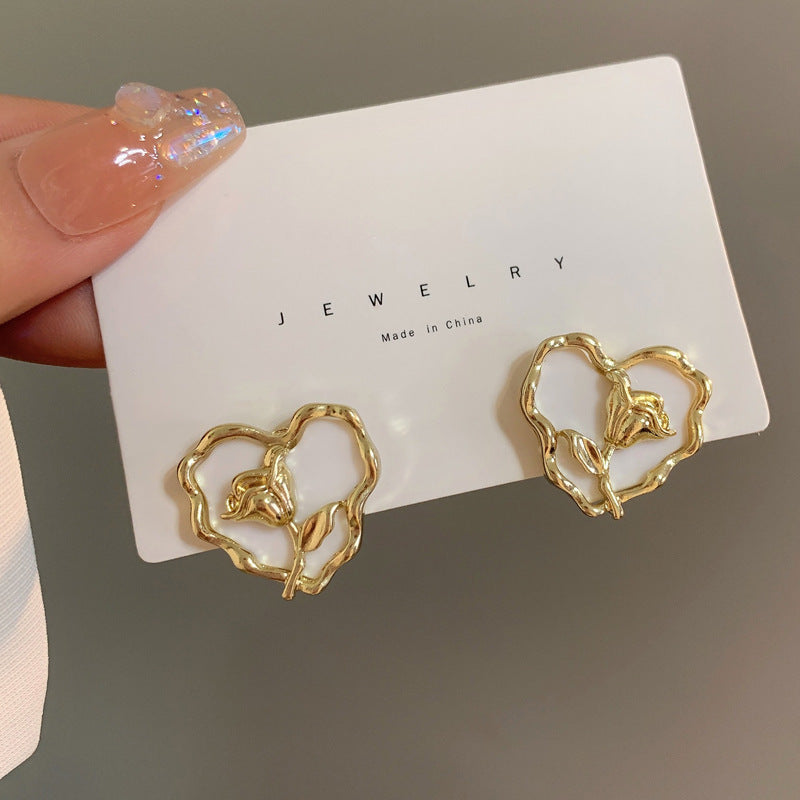 UNI-10138-1 - Elegant Rose White Heart Gold - Earring