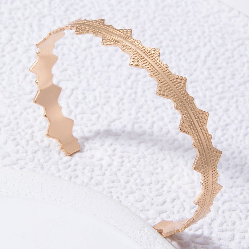 UNI-11097 - Classy Gold Bangle - Bracelet Style 2