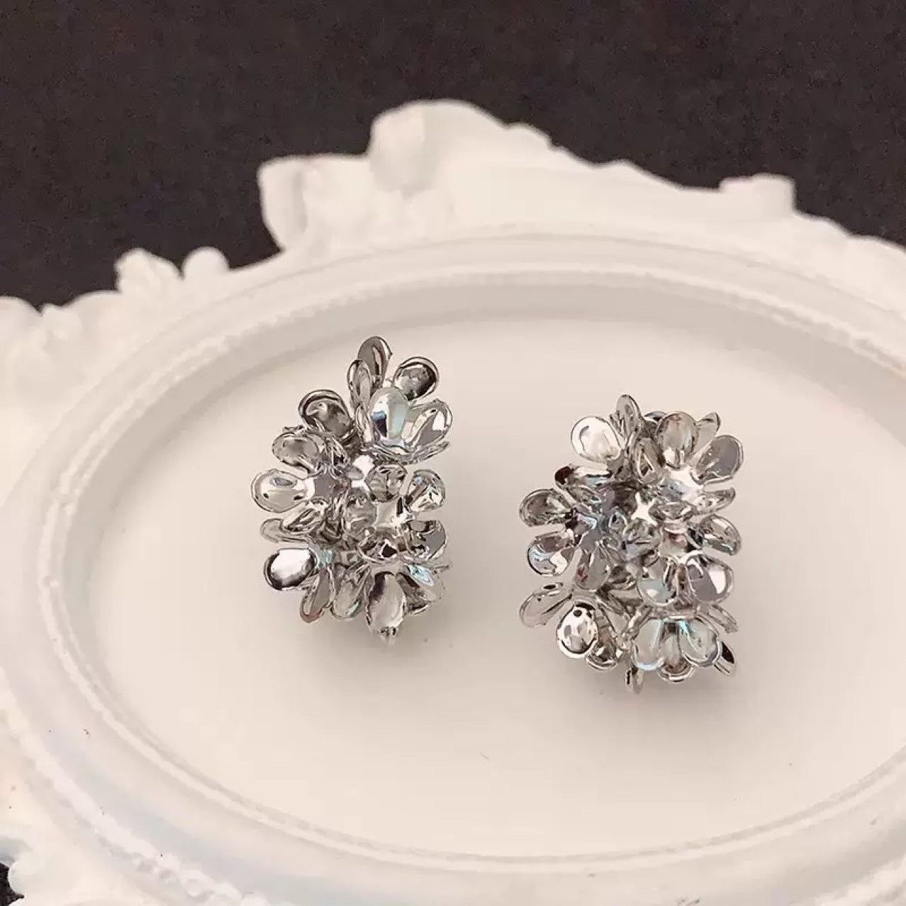 UNI-11062-1 - Silver Foil Flower - Earring
