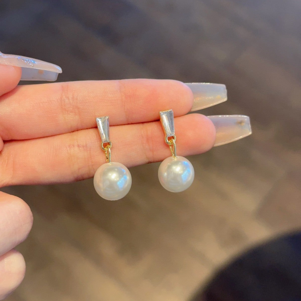 UNI-11003 - White Pearl Gold - Earrings