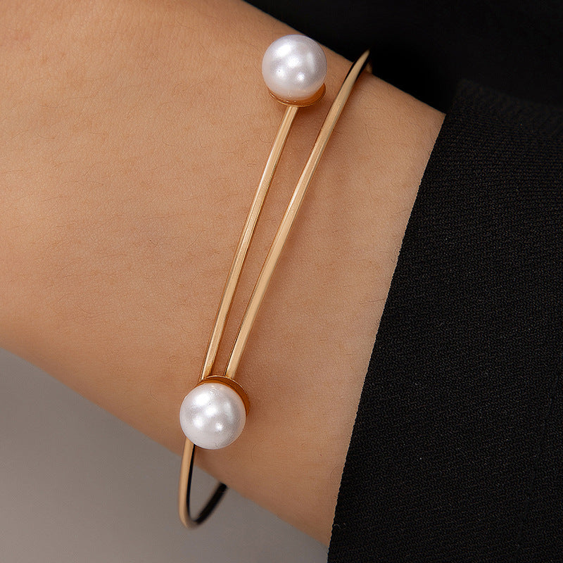 UNI-11080 - White Pearl & Gold Bangle - Bracelet