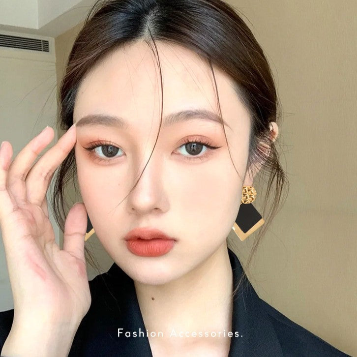 UNI-10898 - Luxury Foiled Black & Gold - Earring