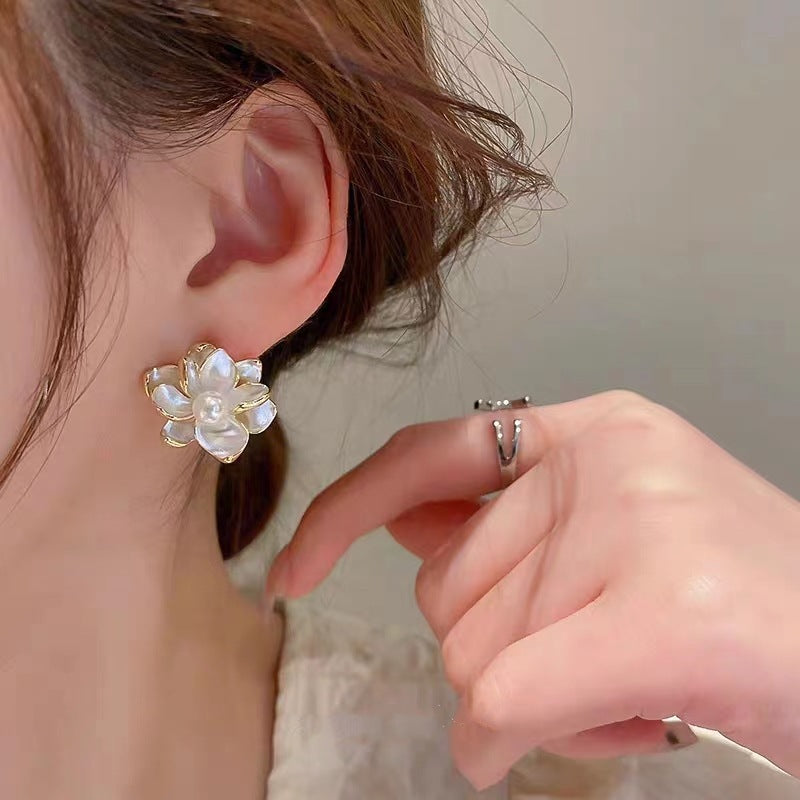 UNI-12860 -Luxury Pearl White Flower - Earring