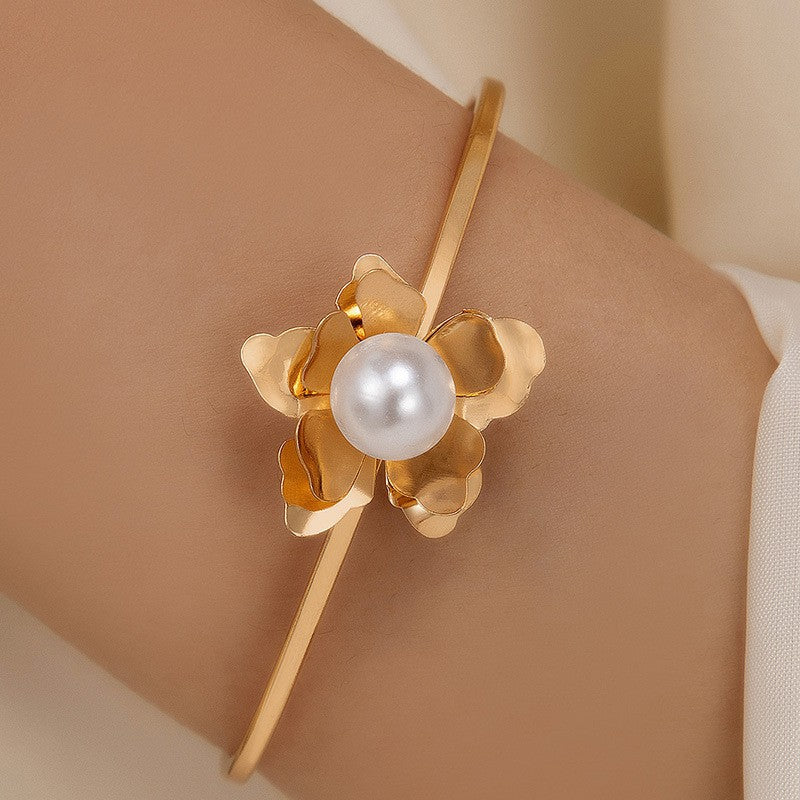 UNI-11077 - Pearly Gold Flower Bangle - Bracelet