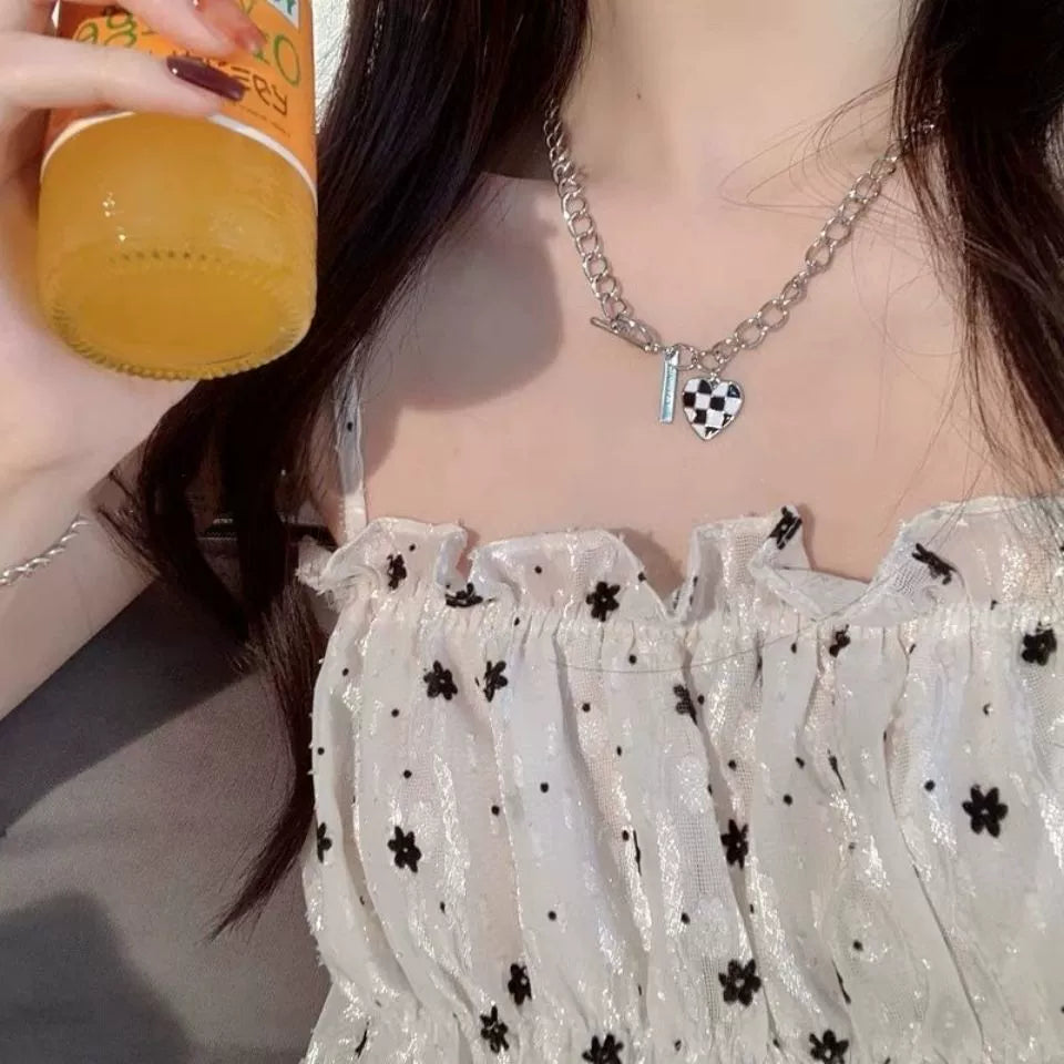 UNI-12288 - Grid Heart Silver- Necklace