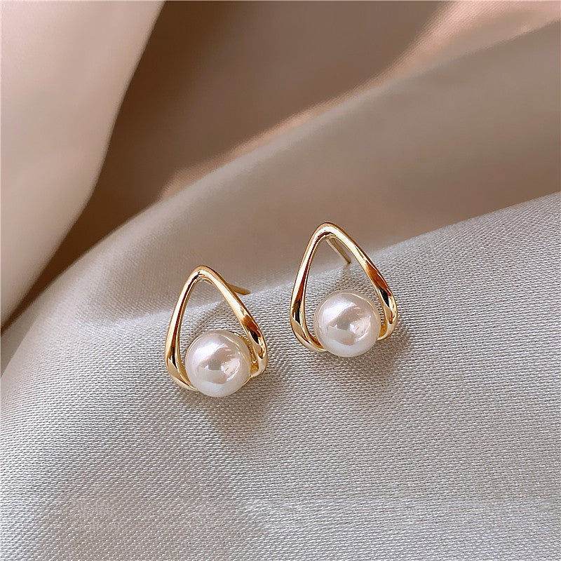 UNI-10997 - Gold & Pearl - Earrings