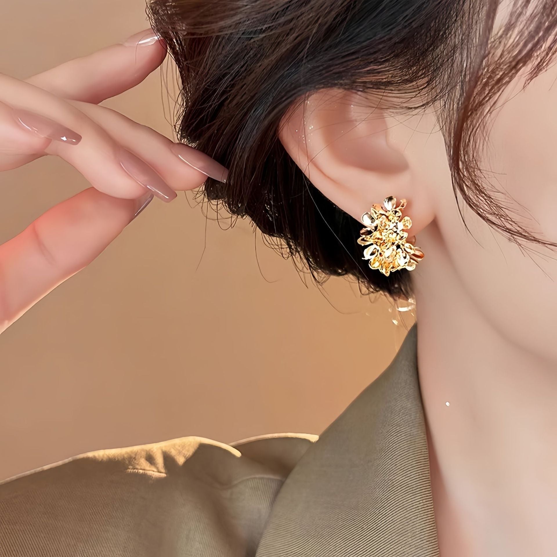 UNI-11062-2 - Gold Foil Flower - Earring