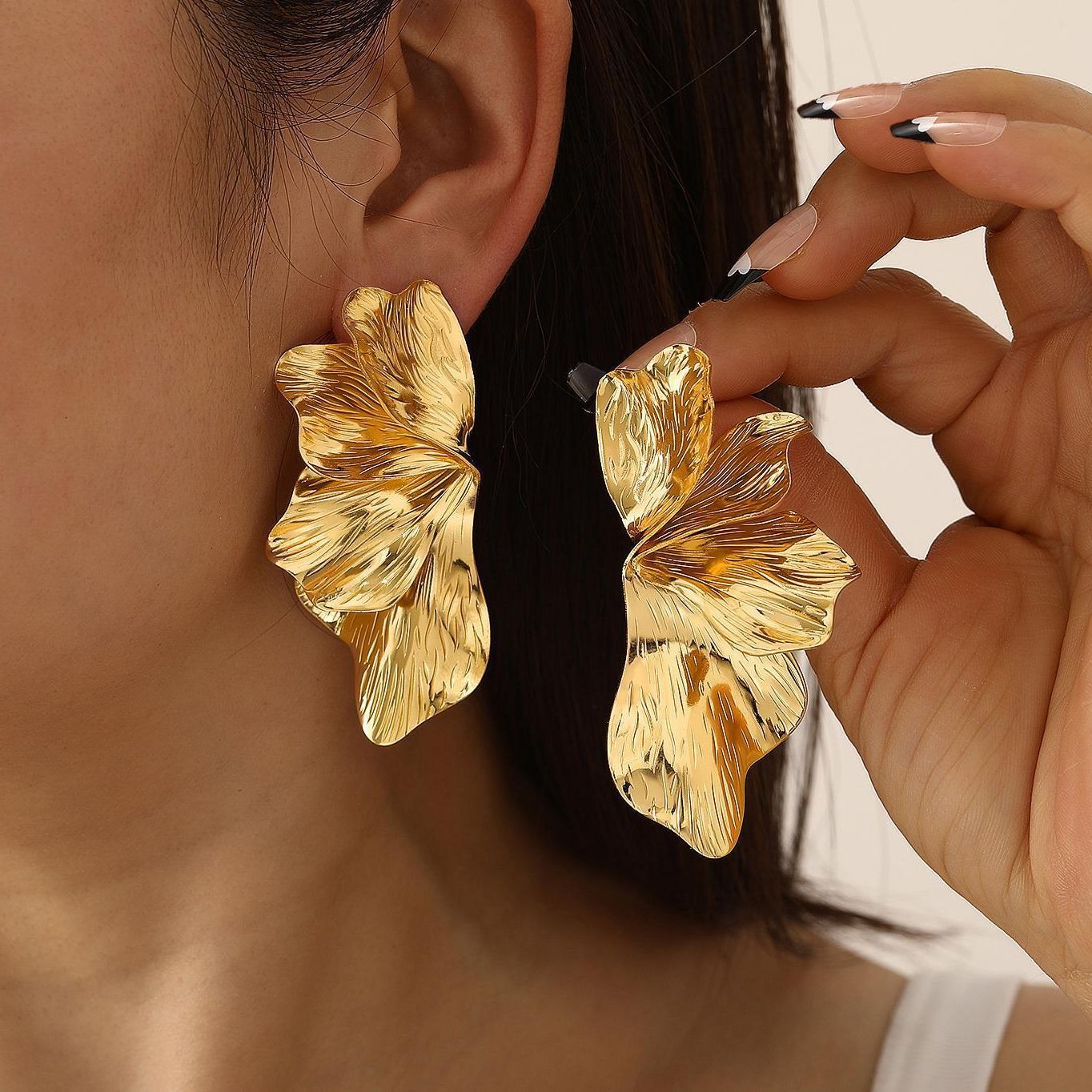 UNI-10644-1 - Gold Leaf - Earring