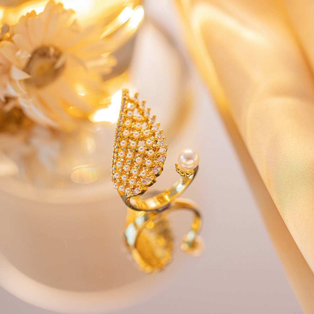 UNI-11471 - Exaggerated Pearl & Swan Wing - Ring