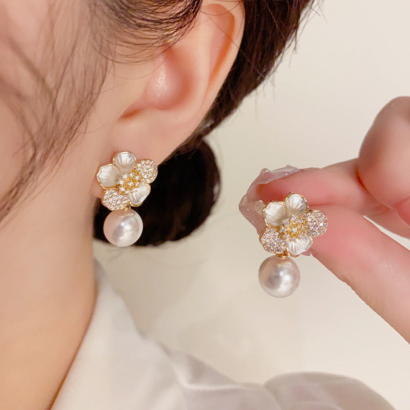 UNI-12017 - White Flower & Pearl - Earring