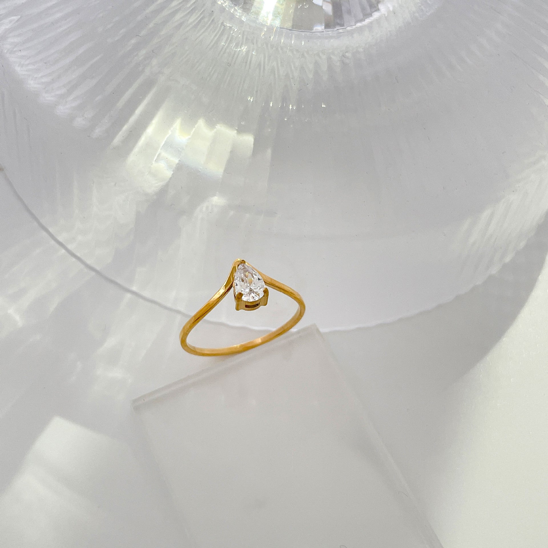 UNI-11478 - Raindrop Diamond Gold - Ring