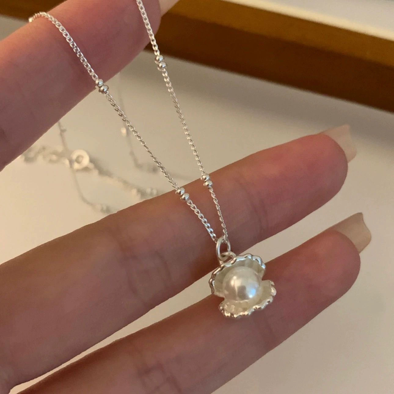 UNI-12316 - Pearl Shell Silver - Necklace