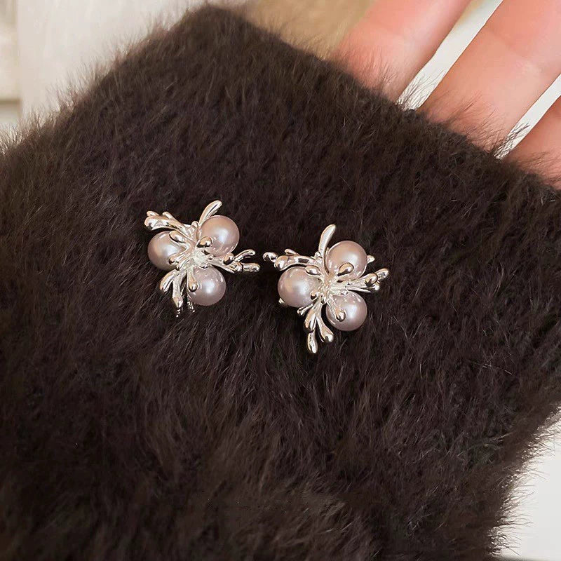 UNI-12835 - Irregular Silver Foil & Pearls - Earring