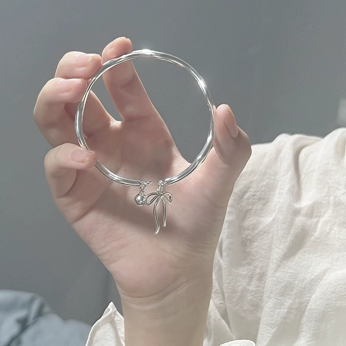 UNI-12310- Bow Silver Bangle - Bracelet