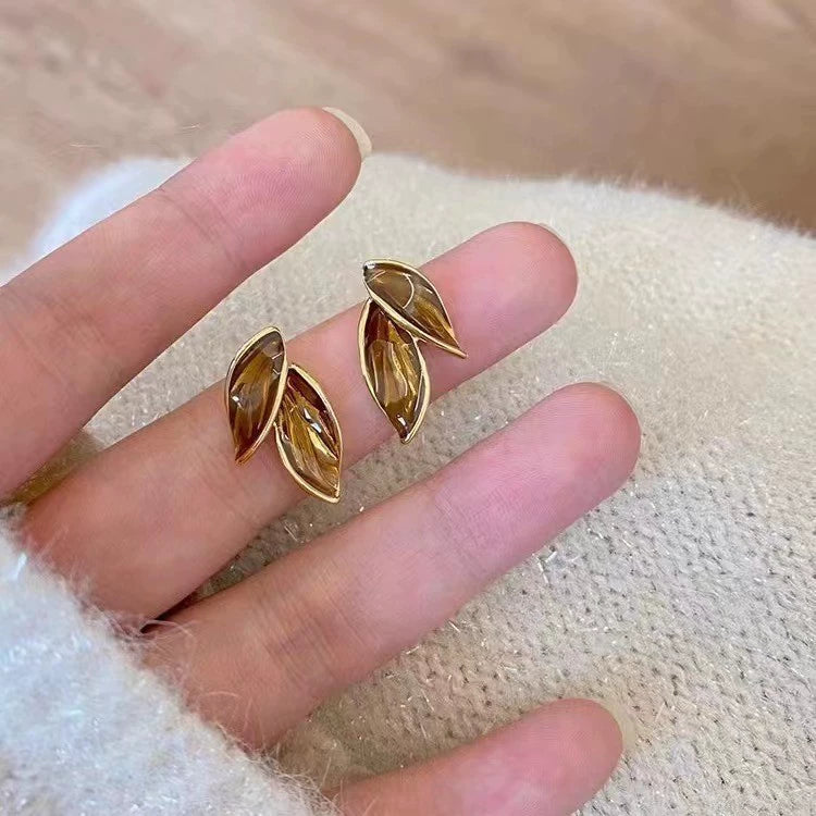 UNI-12872 - Vintage Leaf - Earring