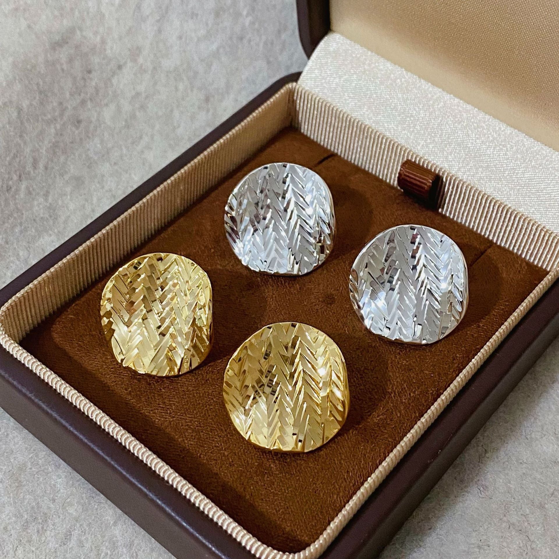 UNI-12345 - Gold Foil Zigzag Geometric Round - Earrings