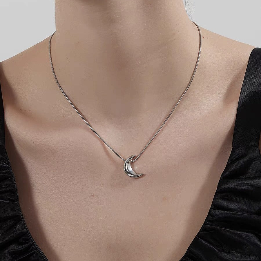 SS-11510 - Silver Moon - Necklace