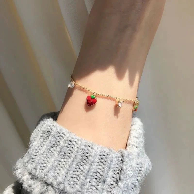 UNI-12313 - Strawberry & Diamonds Gold - Bracelet