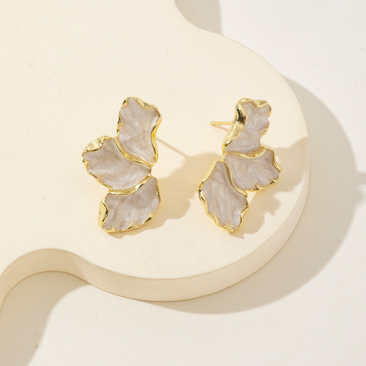 UNI-12861 - White Maple Leaf Flower Gold - Earring