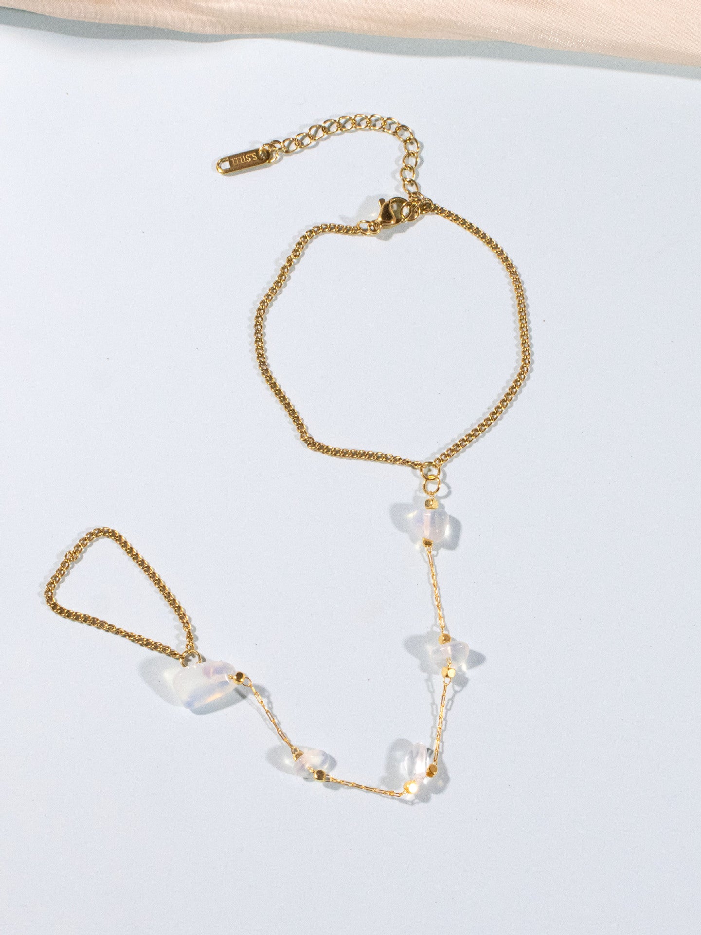 SS-12189 - White Natural Stone Gold - Hand Chain