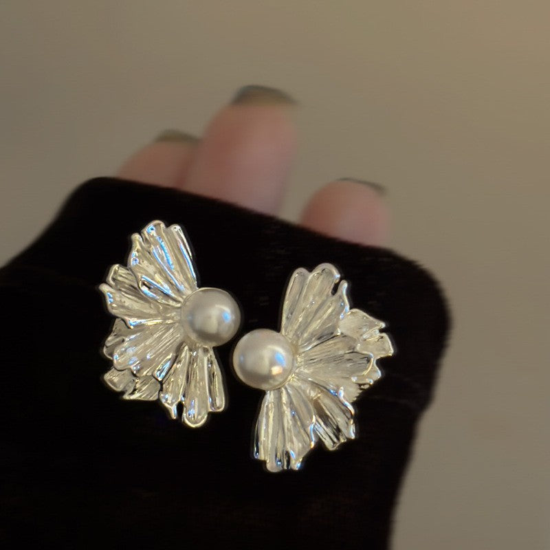 UNI-12874 - Pearly Half Flower Silver - Earring