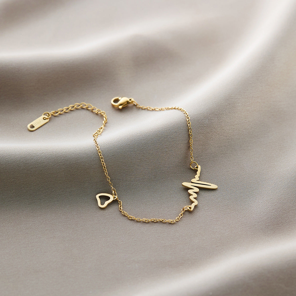 SS-10839 - Gold Heartbeat - Bracelet