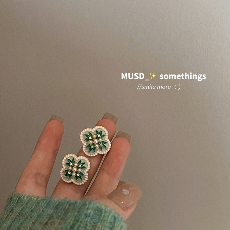 UNI- 11577 -Pearly Flower - Earring