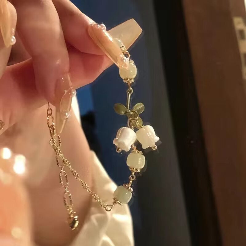 UNI-10269-1 - White Flower Green Stone - Bracelet