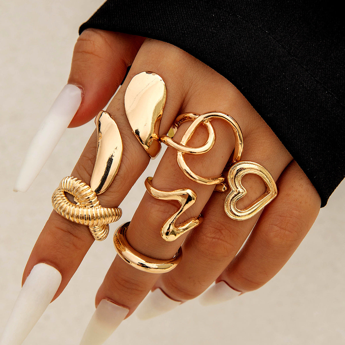 UNI-11115-4 - Luxury Classy Gold - Ring Set Of 6